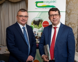 Alan Phelan, Teagasc, with Sen. Ronan Mullen at Teagasc Briefing for members of the Oireachtas at Buswells Hotel, on Wednesday 5th October